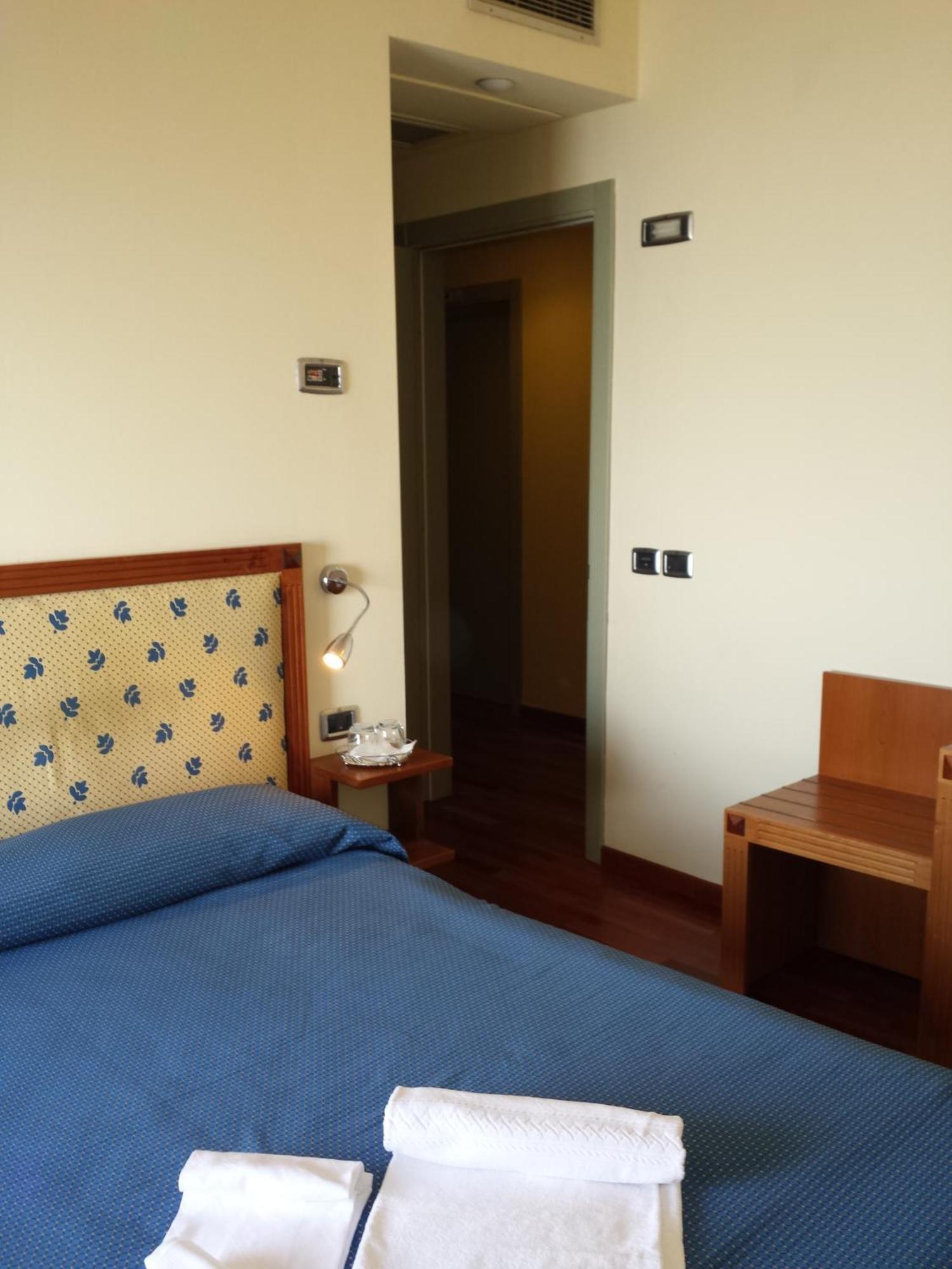 Hotel Il Castellaccio Piccione Habitación foto